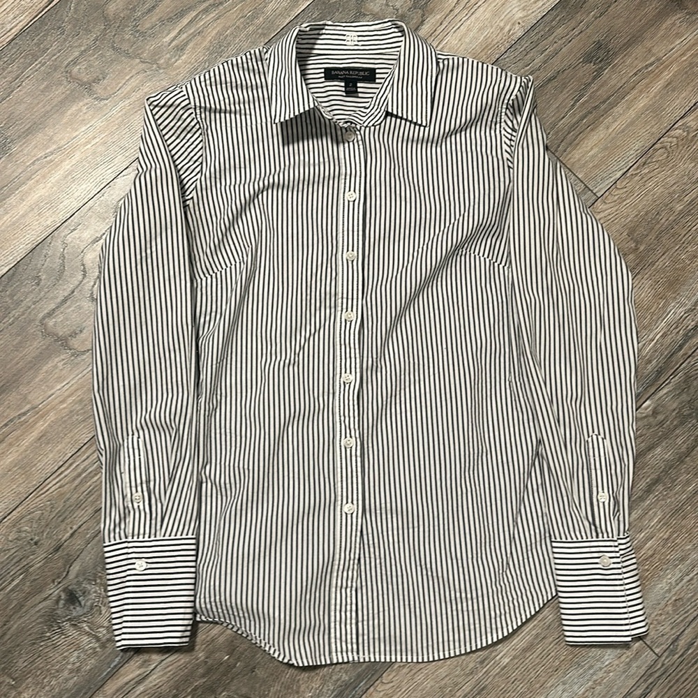Banana Republic Riley Tailored Fit Button Up Dress Shirt